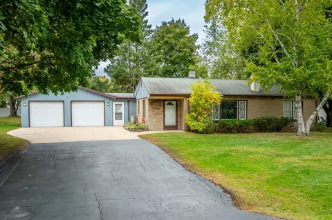 2427 Barbara Ave, Appleton, WI 54915