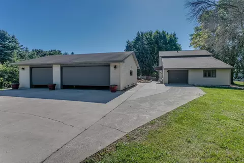 Exterior - w5321 Quarry Road, Appleton, WI 54913 photo 3 of 9