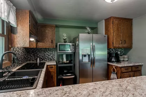 Kitchen - w5321 Quarry Road, Appleton, WI 54913 photo 2 of 2