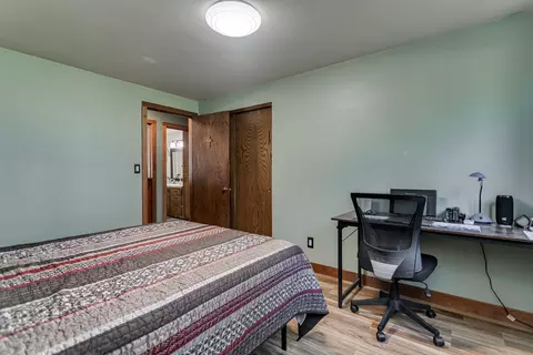 Bedroom - w5321 Quarry Road, Appleton, WI 54913 photo 3 of 8