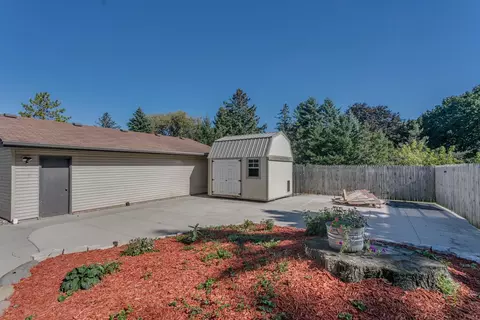 Exterior - w5321 Quarry Road, Appleton, WI 54913 photo 6 of 9