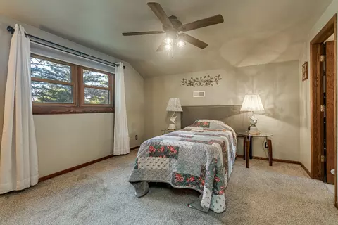 Bedroom - w5321 Quarry Road, Appleton, WI 54913 photo 4 of 8