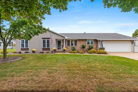 1276 S 9th St, De Pere, WI 54115