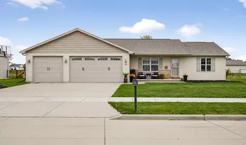 1475 Haen Dr, Kaukauna, WI 54130
