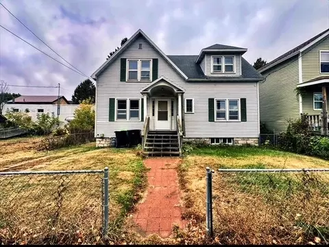 609 5th Sts, Menominee, MI 49858