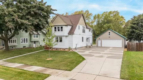 719 Grignon St, Kaukauna, WI 54130