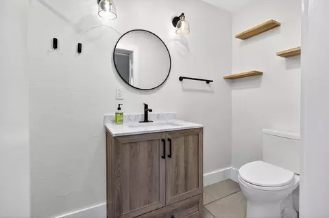 Bath - 1017 W Lawrence St, Appleton, WI 54914 photo 1 of 3