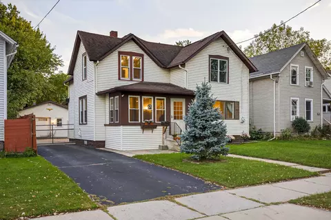 Exterior - 1017 W Lawrence St, Appleton, WI 54914 photo 9 of 10