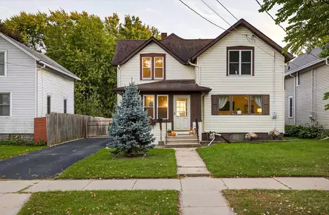 1017 W Lawrence St, Appleton, WI 54914