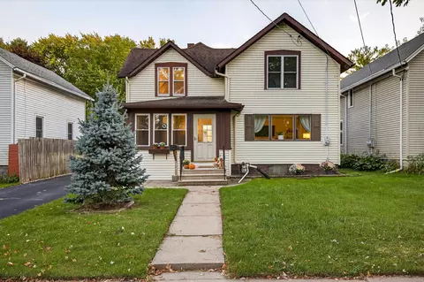 Exterior - 1017 W Lawrence St, Appleton, WI 54914 photo 7 of 10