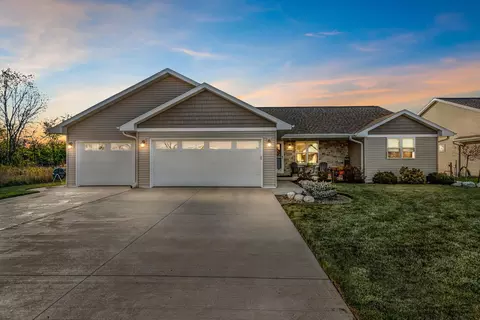 3024 Scarlet Oak Rd, De Pere, WI 54115