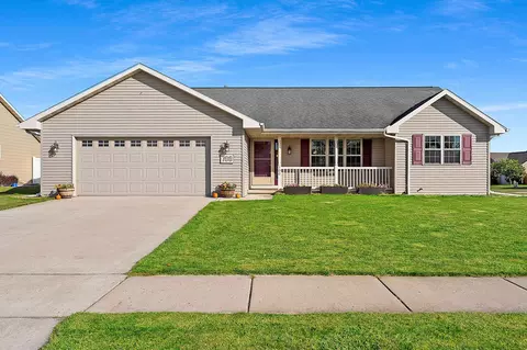 700 Killarny Trl, De Pere, WI 54115