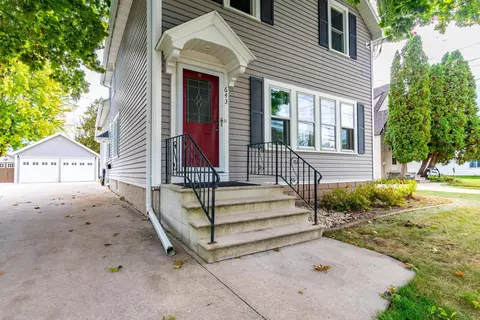 643 Tayco St, Menasha, WI 54952