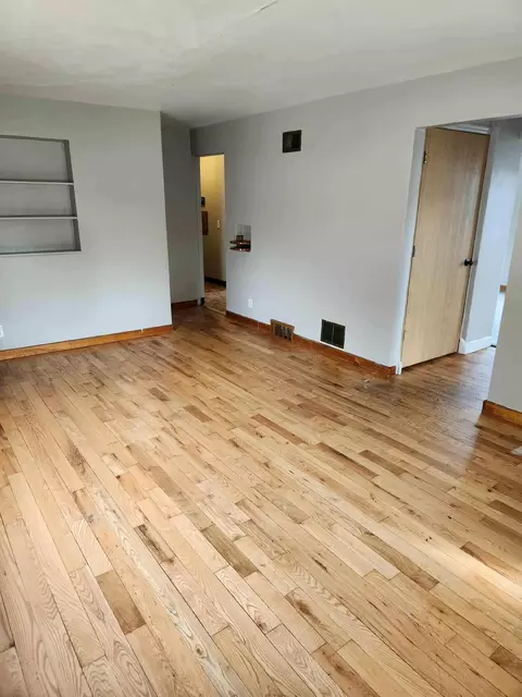 Living - 716 W Bell Ave, Appleton, WI 54914 photo 1 of 4
