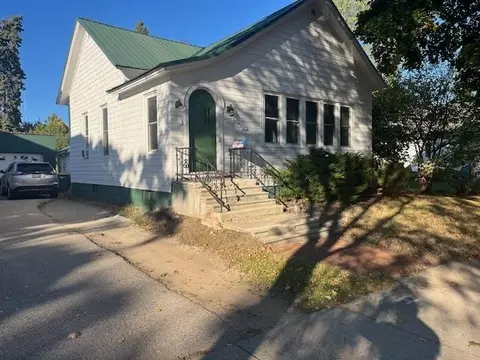 1438 Newberry Ave, Marinette, WI 54143
