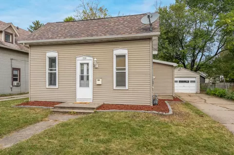 734 Woodland Ave, Oshkosh, WI 54901