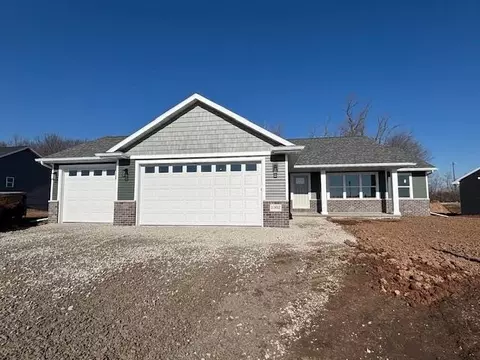 1302 W Thorn Creek Dr, Hilbert, WI 54129
