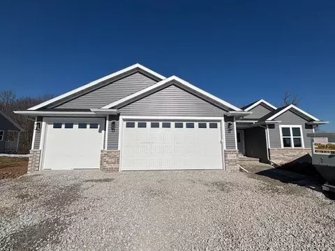 1316 W Thorn Creek Dr, Hilbert, WI 54129
