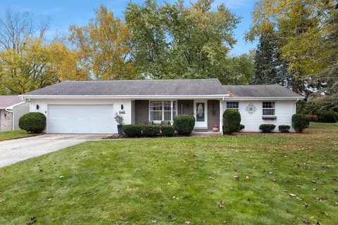 846 Moon Dr, Green Bay, WI 54313