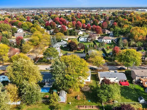 View/Area - 41 Solar Cir, Appleton, WI 54915 photo 2 of 3