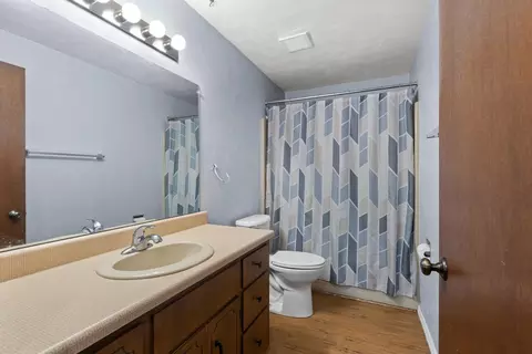 Bath - 41 Solar Cir, Appleton, WI 54915 photo 1 of 1