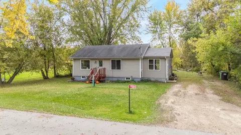 e8609 Mechanic Street, New London, WI 54961
