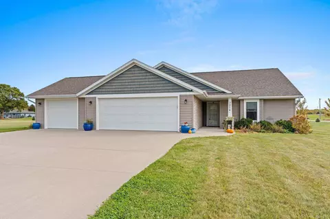 3974 Georgetown Dr, Omro, WI 54963