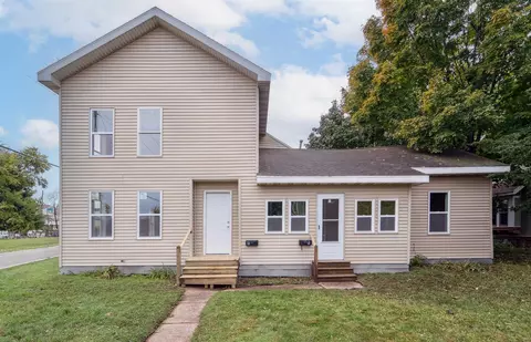 200 W Beacon St, New London, WI 54961