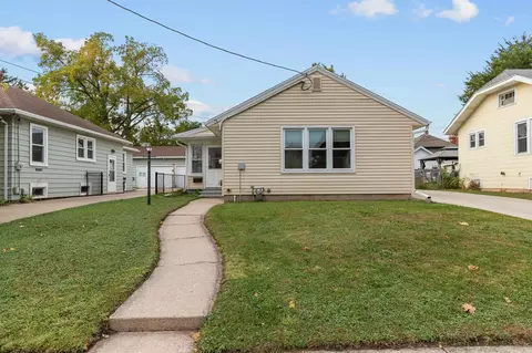 1537 Jefferson St, Oshkosh, WI 54901