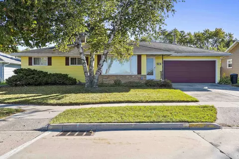 2124 N Elinor St, Appleton, WI 54914