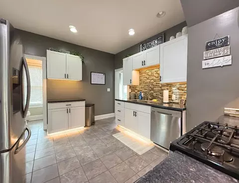 Kitchen - 1403 N Oneida St, Appleton, WI 54911 photo 2 of 2