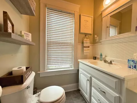 Bath - 1403 N Oneida St, Appleton, WI 54911 photo 2 of 2