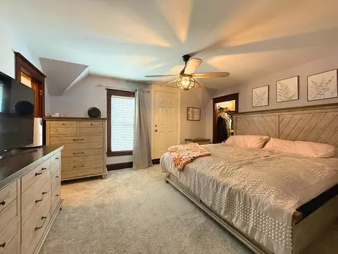 Bedroom - 1403 N Oneida St, Appleton, WI 54911 photo 2 of 2