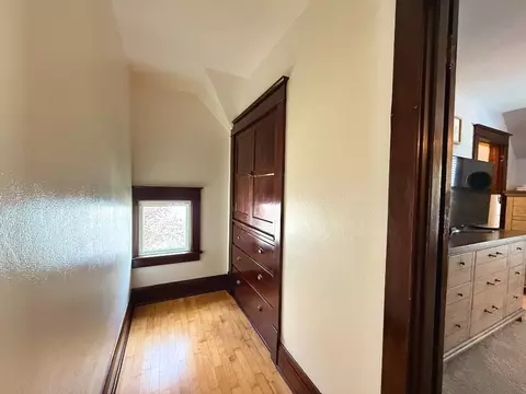 Entry Way - 1403 N Oneida St, Appleton, WI 54911 photo 1 of 2