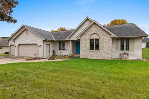 2673 Garden Ridge Trl, Green Bay, WI 54313