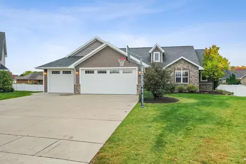 1381 Aviator Ct, De Pere, WI 54114