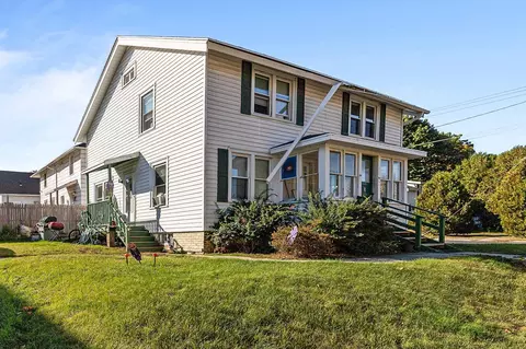 1521 Hamilton St, Manitowoc, WI 54220