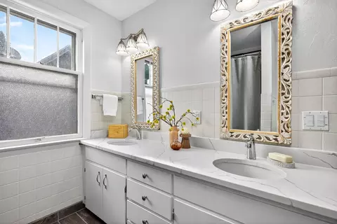 Bath - 228 N Union St, Appleton, WI 54911 photo 2 of 3
