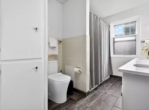 Bath - 228 N Union St, Appleton, WI 54911 photo 3 of 3