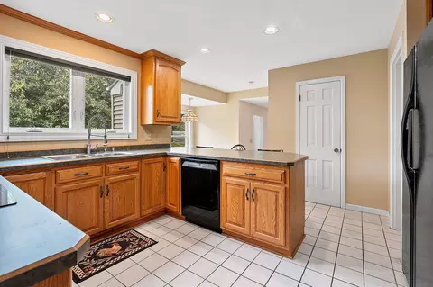 1909 N Nicholas St, Appleton, WI 54914 photo 10