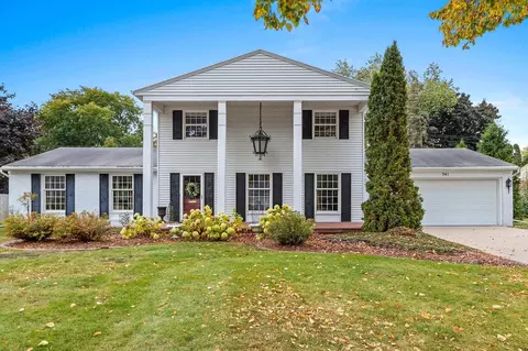 541 W Briar Ln, Green Bay, WI 54301