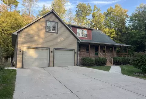 3854 Lark Rd, Suamico, WI 54313