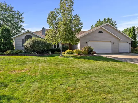 2050 Muirfield Way, New Franken, WI 54229