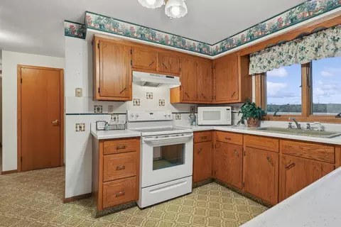 331 E Lake St, Chilton, WI 53014 photo 6