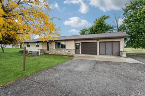 331 E Lake St, Chilton, WI 53014 photo 2
