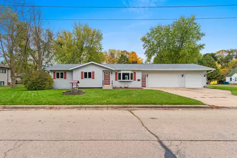 69 18th St, Clintonville, WI 54929