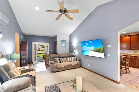 Entry Way - n9108 Noe Road, Appleton, WI 54915 photo 1 of 1