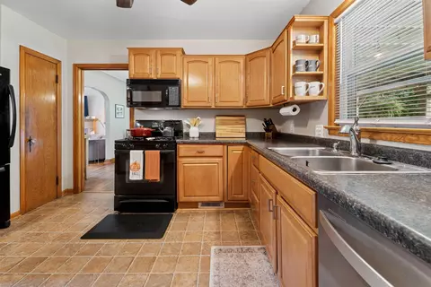 2115 N Morrison St, Appleton, WI 54911 photo 8