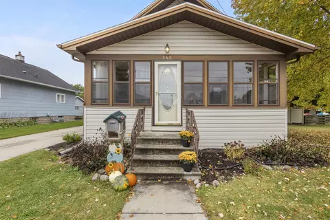 563 Chestnut St, Neenah, WI 54956