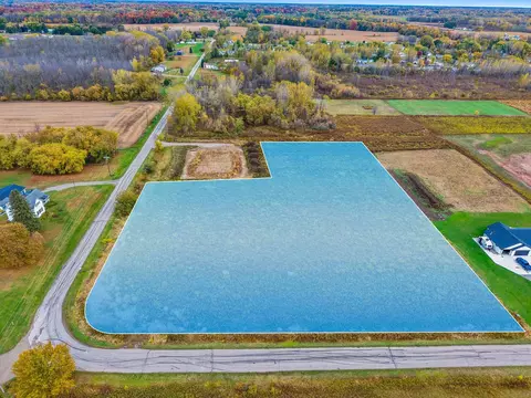 5086 Ball Park Rd, Little Suamico, WI 54141